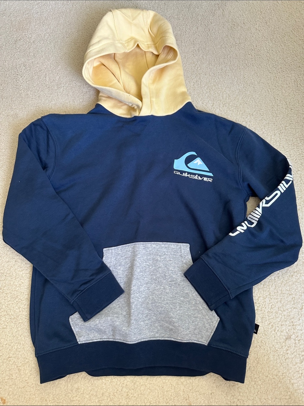 New without tag Quiksilver Hoodie